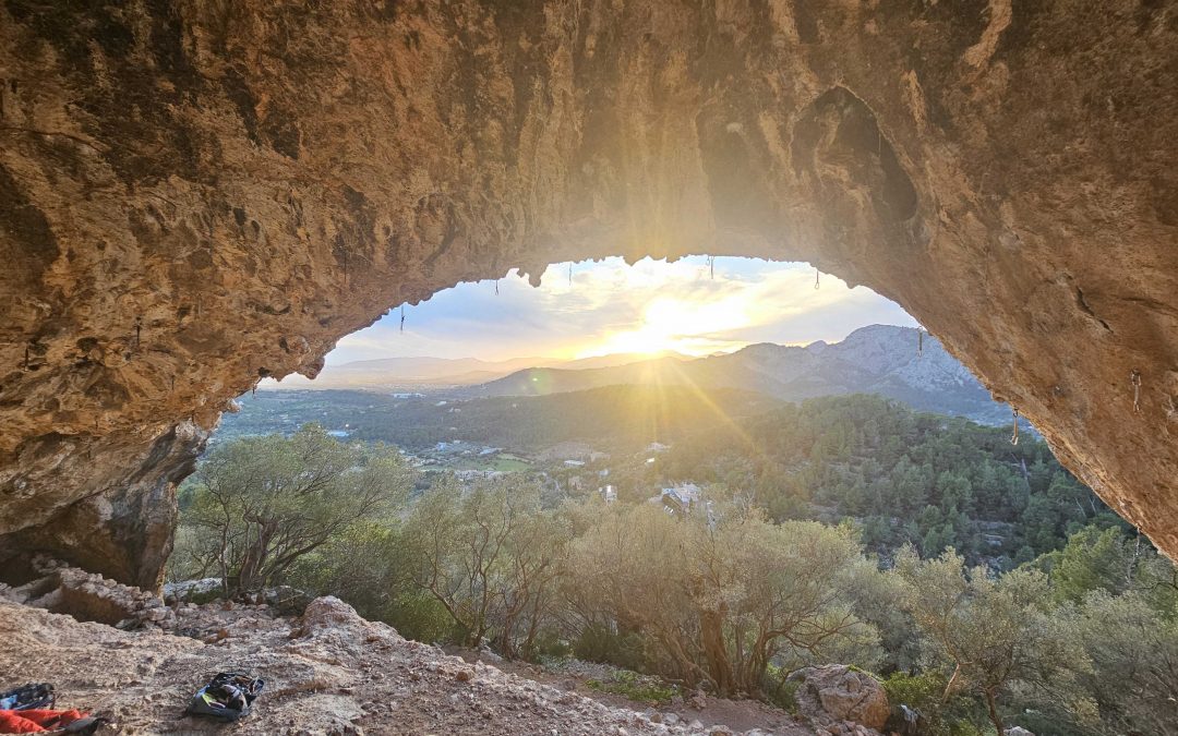 Comuna de Bunyola i la Cova de Can Fil. Excursió muntanyenca: diumenge 15 de febrer